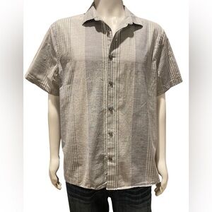 Perry Ellis Short-Sleeve Button-Up Shirt in Light Gray Stripe